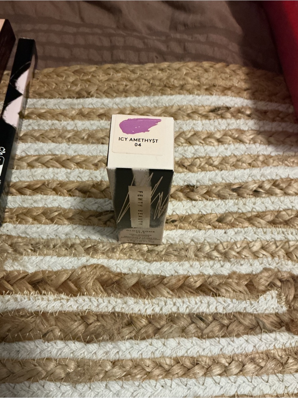 Icy Amethyst fenty lip bomb - 04